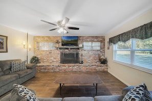 Smart TV, fireplace - Lakefront home on Lake Kerr near Salt Springs with large porch and great yard (Fort McCoy)