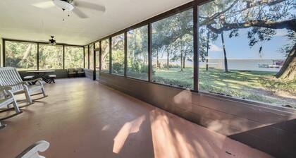 Lakefront home on Lake Kerr near Salt Springs with large porch and great yard