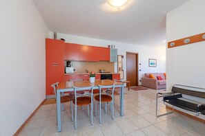 Apartment, Pool View | In-room dining - La Mimosa B03 Apartment  (Peschiera del Garda)