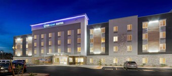 Everhome Suites Glendale Sports Entertainment District