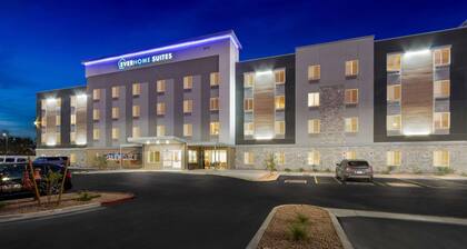 Everhome Suites Glendale Sports Entertainment District