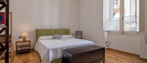 1 quarto, roupa de cama