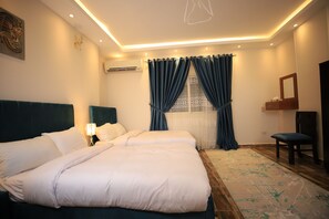 Tremannsrom – comfort | Sengetøy i egyptisk bomull, sengetøy av topp kvalitet og minibar