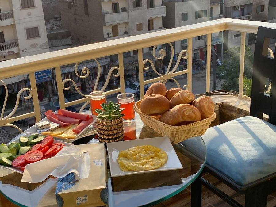 Free daily full breakfast