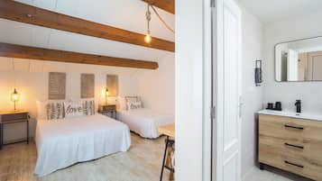 3 habitaciones, tabla de planchar con plancha y wifi gratis