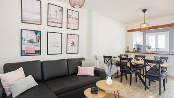 Televisión y chimenea