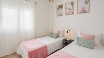 3 habitaciones, tabla de planchar con plancha y wifi gratis