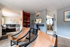 Smart TV, fireplace, video games, DVD player - Central, Quiet, Pet-Friendly ~ Inn the Mountains (Payson)