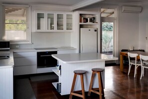 Fridge, microwave, oven, stovetop - Charming beach home in heart of old Dunsborough (Dunsborough)