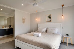 3 chambres, fer et planche à repasser, lit parapluie, Wi-Fi gratuit