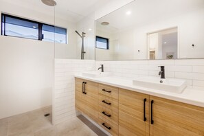 Hair dryer, towels - Pet-friendly. Bright and Spacious Dunsborough Home (Dunsborough)
