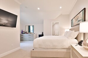 1 bedroom, free WiFi, bed sheets - Luxe Comfort, Preserve Views, Unique Experiences (Richmond)