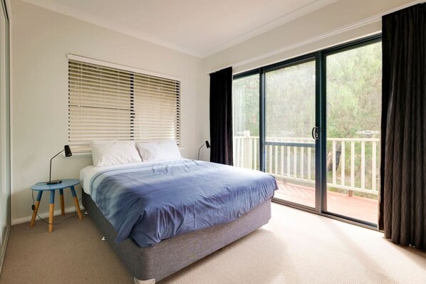 4 bedrooms, iron/ironing board, travel cot, free WiFi