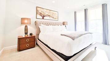 1 室のベッドルーム、デスク、WiFi (無料)、ベッドシーツ