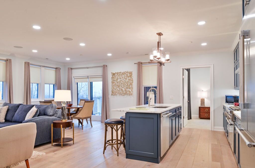 テレビ、暖炉、書斎 / ワークスペース