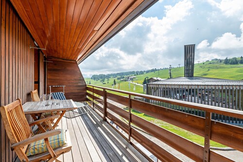 Chalet "Compatsch" avec vue sur les montagnes, terrasse privée et Wi-Fi