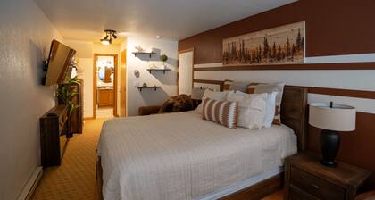 Alpenglow One Bedroom One Bath A18