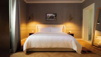 Deluxe King | 1 bedroom, premium bedding, down duvets, memory-foam beds