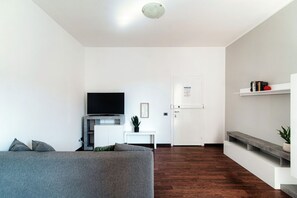 Living area - Between Italy and Switzerland (La Casa di Barbara) (Maslianico)