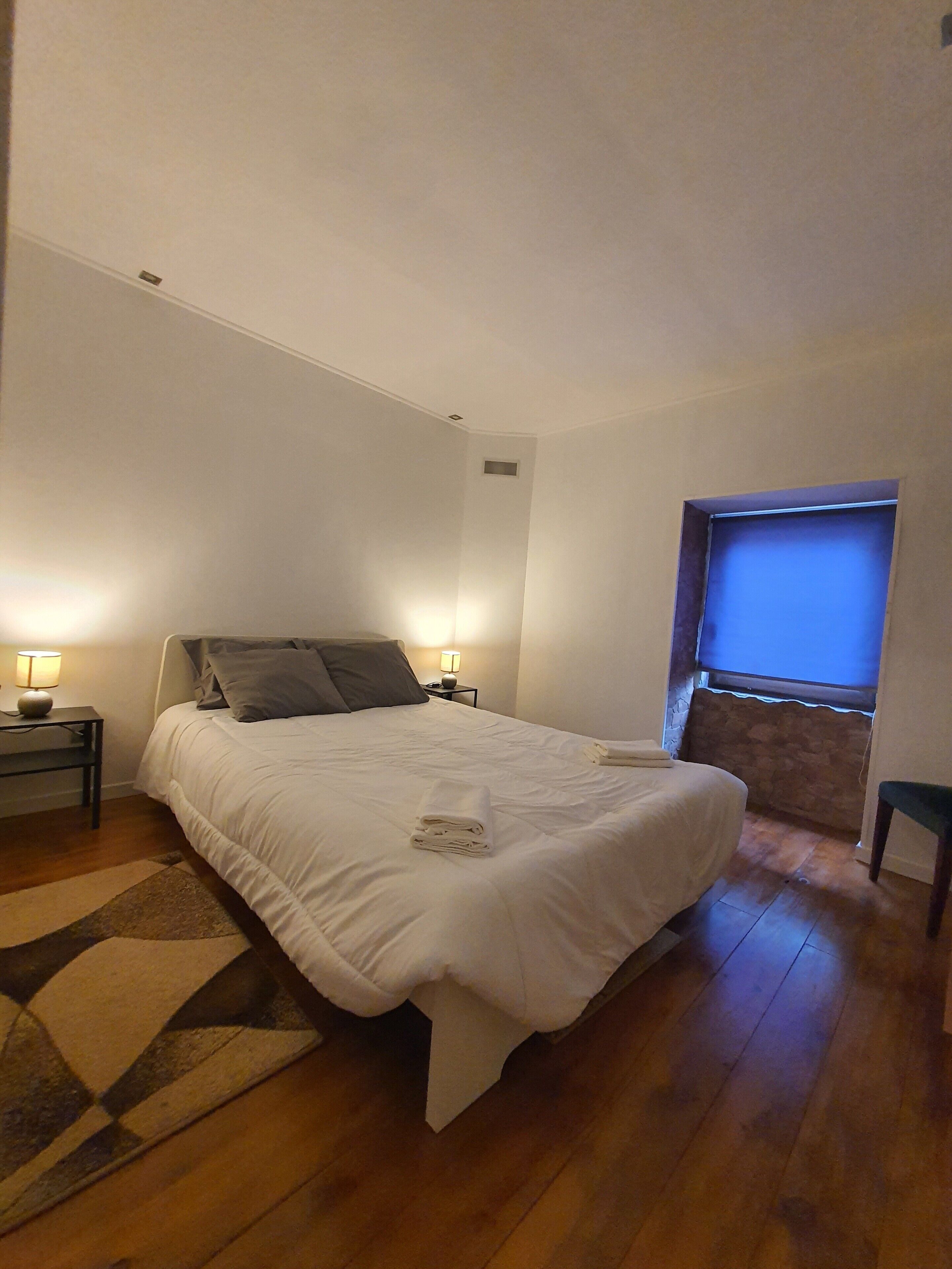 2 多间卧室、熨斗/熨衣板、床单