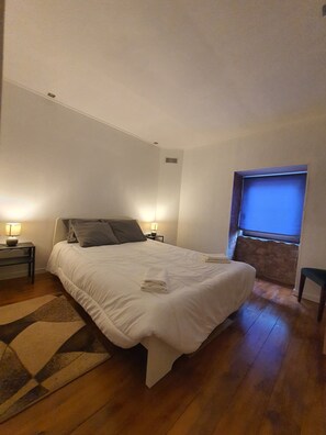 2 soveværelser, strygejern/strygebræt, sengetøj