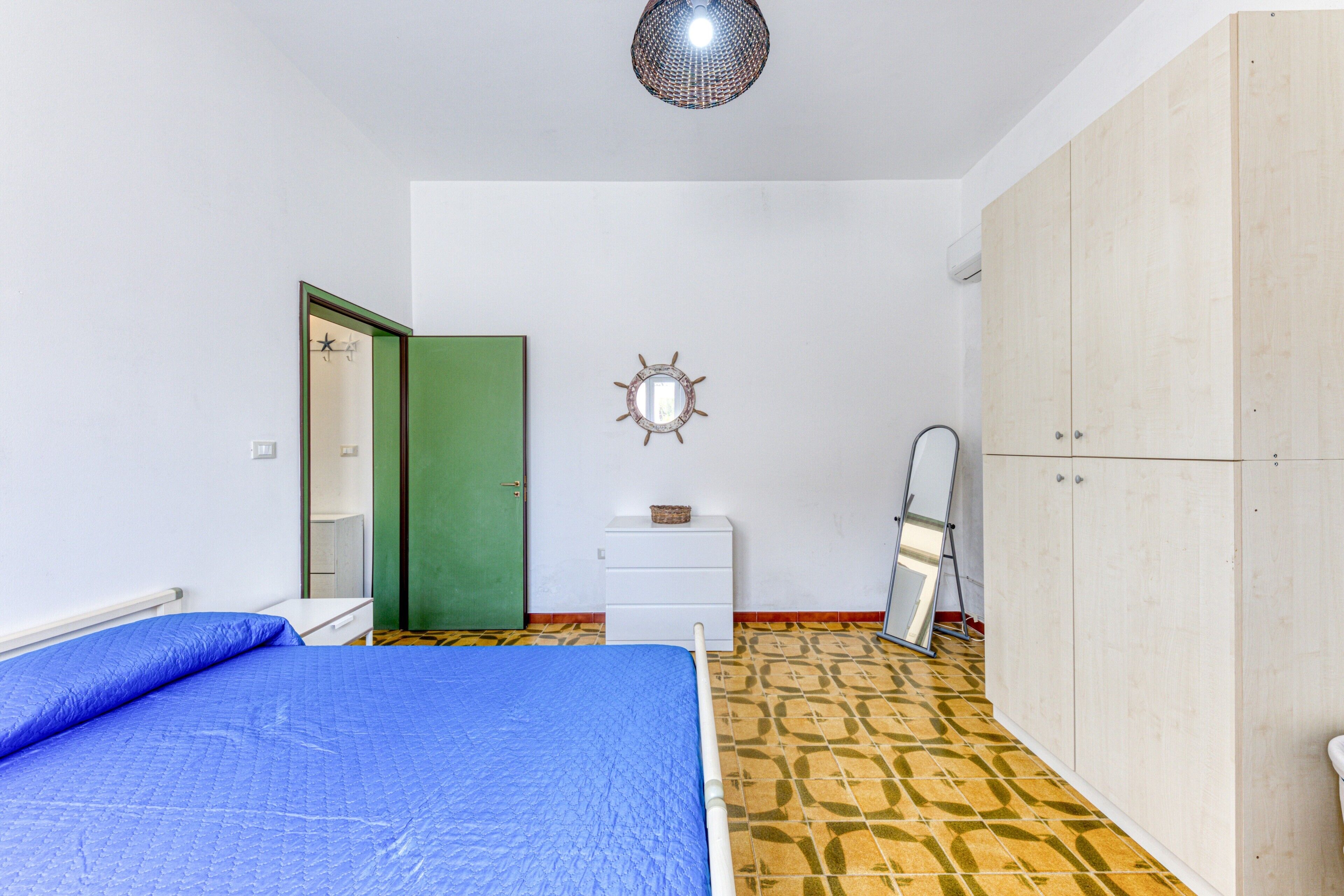 1 bedroom, iron/ironing board, bed sheets