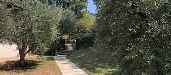 Apartment 'Appartamento Rupestre  2.0' with Private Terrace, Private Garden and Wi-Fi