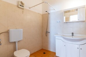 Douche, serviettes fournies