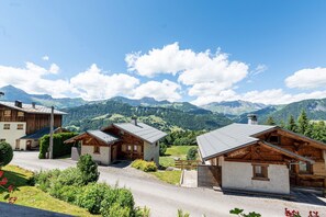 Exterior - Chalet 'Le Grépon' with Mountain View, Private Terrace and Wi-Fi (Crest-Voland)