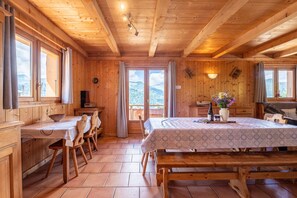 Dining - Chalet 'Le Grépon' with Mountain View, Private Terrace and Wi-Fi (Crest-Voland)