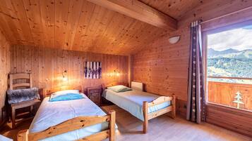 5 Schlafzimmer, Bügeleisen/Bügelbrett, kostenloses WLAN, Bettwäsche