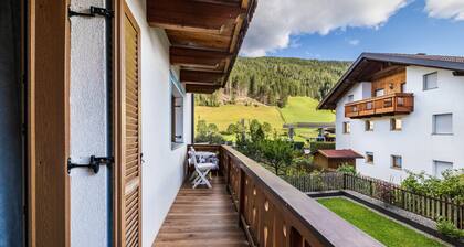 Ferienwohnung Ainhauser" mit Bergblick, Balkon und WLAN