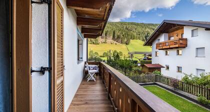 Apartment 'Ferienwohnung Ainhauser' with Mountain View, Balcony and Wi-Fi