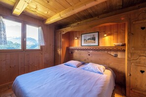 5 室のベッドルーム、アイロン / アイロン台、WiFi (無料)、ベッドシーツ