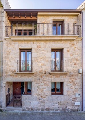 Exterior detail - Holiday Home 'Fogar Da Roda' with Private Terrace, Balcony and Wi-Fi (Vilagarcia de Arousa)