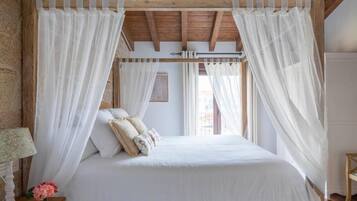 3 slaapkamers, een strijkplank/strijkijzer, gratis wifi, beddengoed