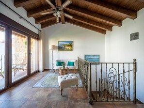 Interior - Holiday Home 'Fogar Da Roda' with Private Terrace, Balcony and Wi-Fi (Vilagarcia de Arousa)