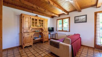 Televisión, mesa de ping pong