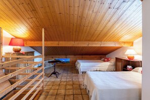 4 soverom, strykejern/-brett og wi-fi (inkludert)