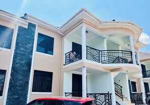Exterior - Fully Furnished 2 bedroom Apartment available for rent. Short and Long stays. (Kampala)