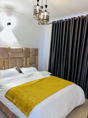 2 bedrooms, WiFi, bed sheets - Fully Furnished 2 bedroom Apartment available for rent. Short and Long stays. (Kampala)