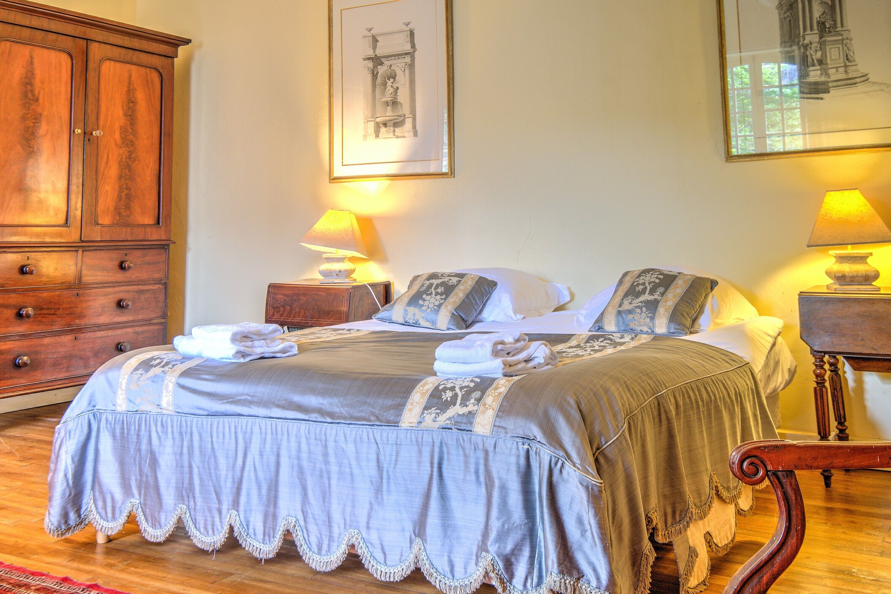 4 chambres, fer et planche à repasser, Wi-Fi gratuit, draps fournis