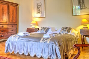 4 Schlafzimmer, Bügeleisen/Bügelbrett, kostenloses WLAN, Bettwäsche