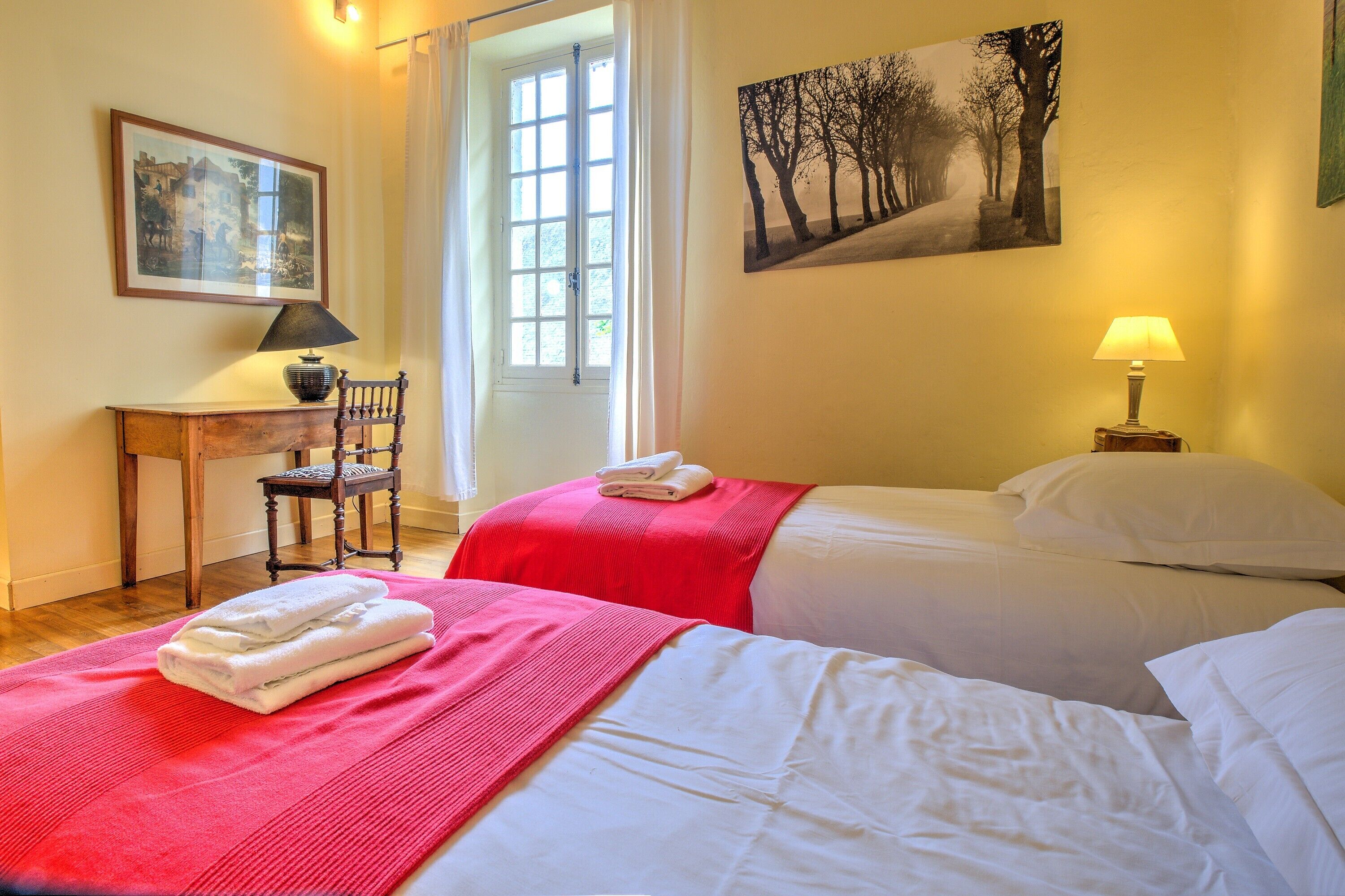 4 bedrooms, iron/ironing board, free WiFi, bed sheets