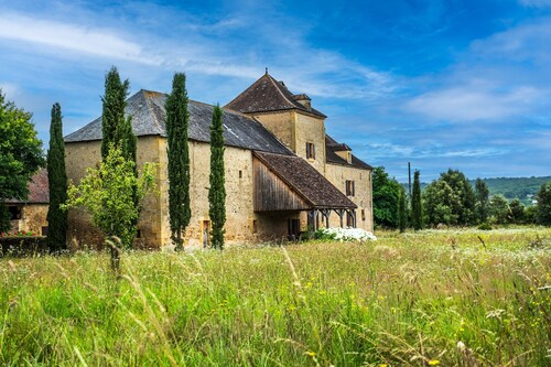 Country House "La Bourgeoisie" with Private Pool, Terrace, and Wi-Fi