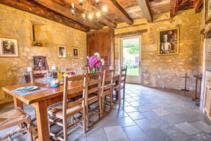 Dining - Country House "La Bourgeoisie" with Private Pool, Terrace, and Wi-Fi (Domme)