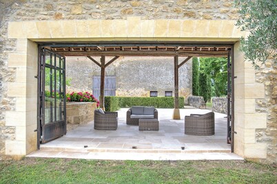 Country House 'La Bourgeoisie' with Private Pool, Private Terrace and Wi-Fi