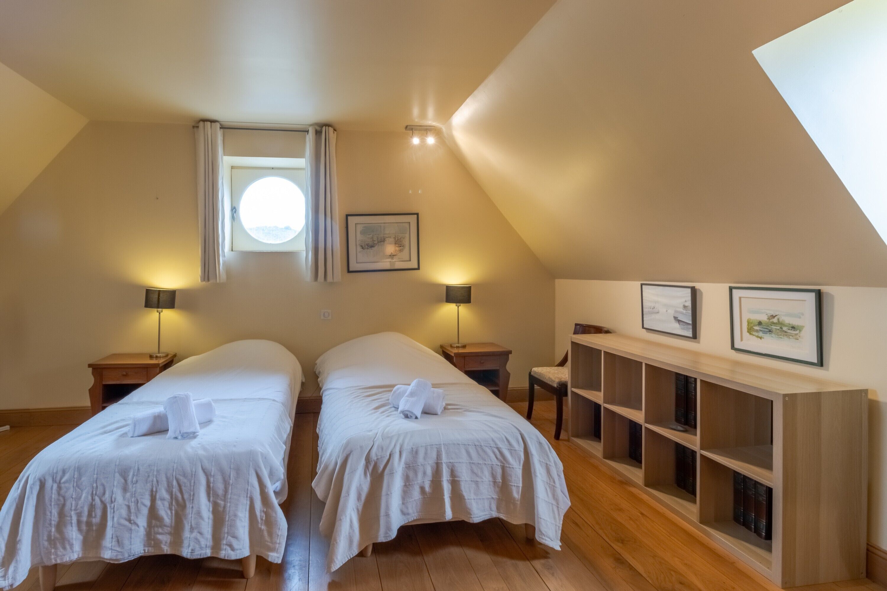 4 Schlafzimmer, Bügeleisen/Bügelbrett, kostenloses WLAN, Bettwäsche