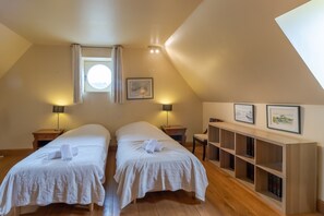 4 chambres, fer et planche à repasser, Wi-Fi gratuit, draps fournis