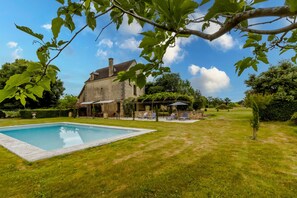 Pool - Villa 'Demeure Au Coeur De La Nature' with Private Pool, Terrace, and Wi-Fi (Domme)